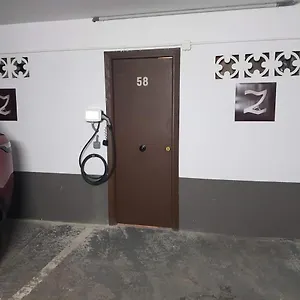 Centro, Con Tarjeta Parking Gratis En Zona Azul Y Residentes , Zarautz Spain